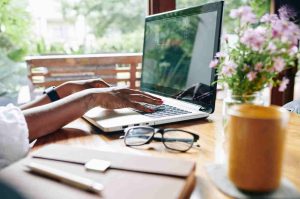 Telehealth is transforming the way patients access eye care by providing convenient and accessible virtual appointments. Discover how this technology is revolutionizing eye care accessibility and improving patient outcomes.